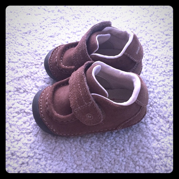Stride Rite Shoes - Stride ride Shoes Size4 !!!!!! 25$