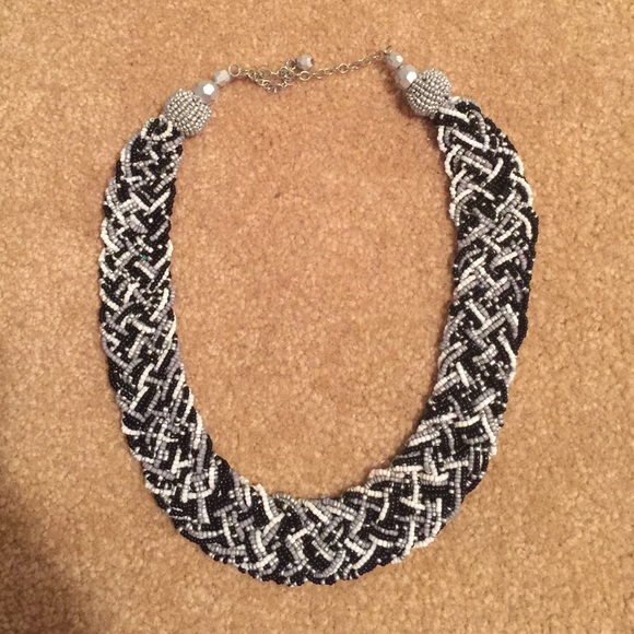 Beaded necklace NWOT