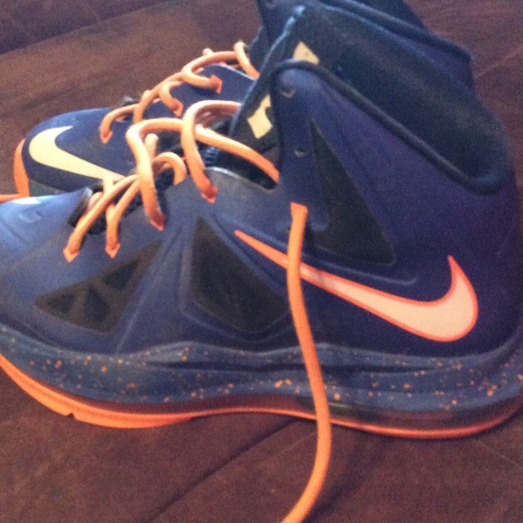 BOYS LEBRON SIZE 4Y