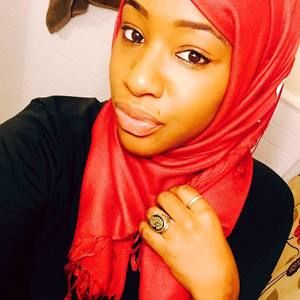 Meet your Posher, Aysa