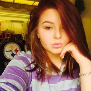 Meet your Posher, Alexis