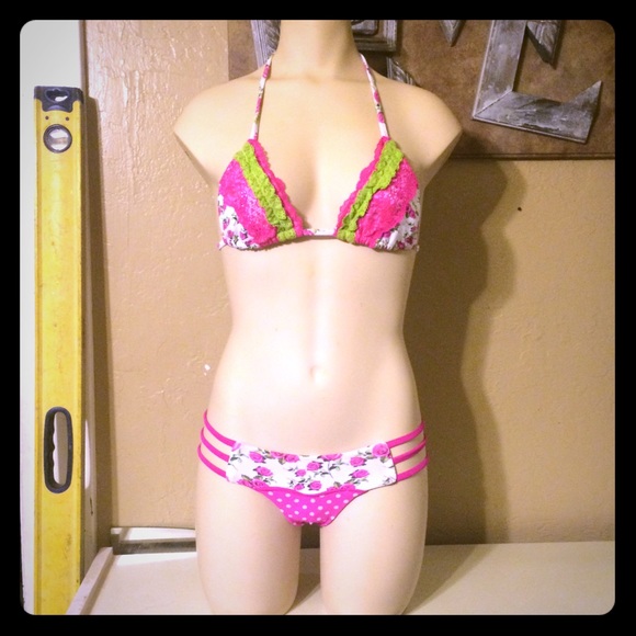 Beach bunny bikini NWOT