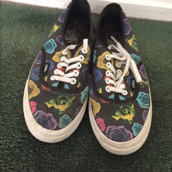 Trading. Do not buy. Adorable Floral Vans