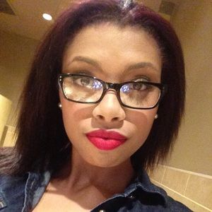 Meet your Posher, Adriane