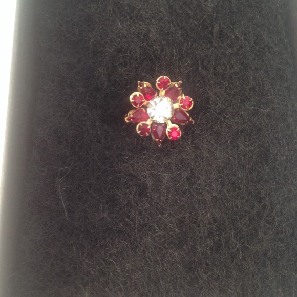 Vintage Jewelry - Vintage brooch