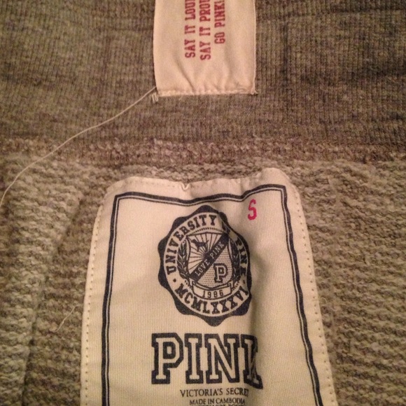 Very adorable mini skirt - Picture 2 of 3