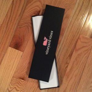 Vineyard vines tie box and sticker