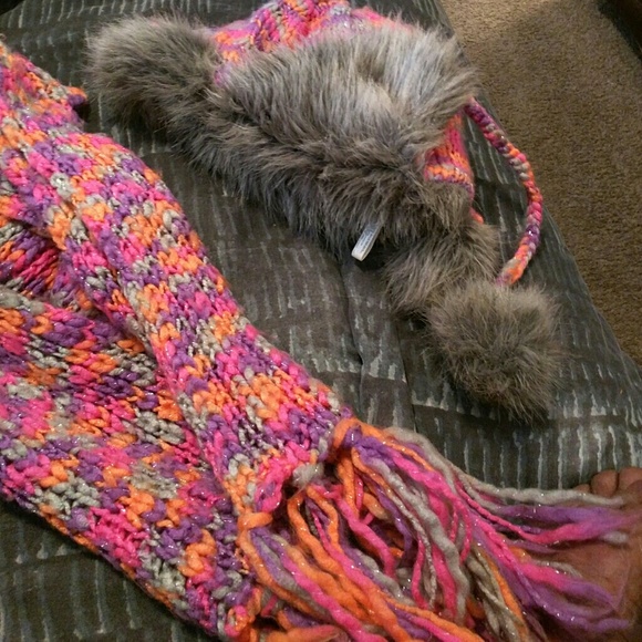 Hat and Scarf - Picture 2 of 4