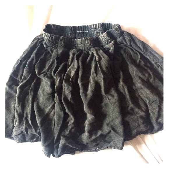 Brandy Melville skirt