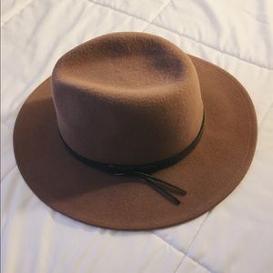 NWT! REDUCED❗️Urban Outfitters Ecote Hat