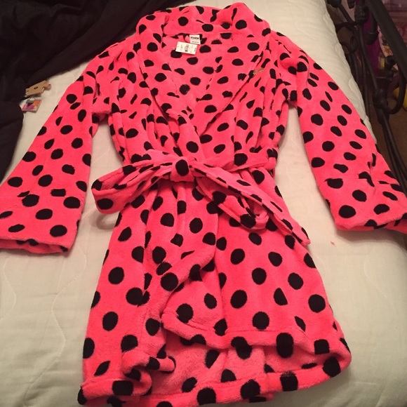 Pink Robe - Picture 2 of 4