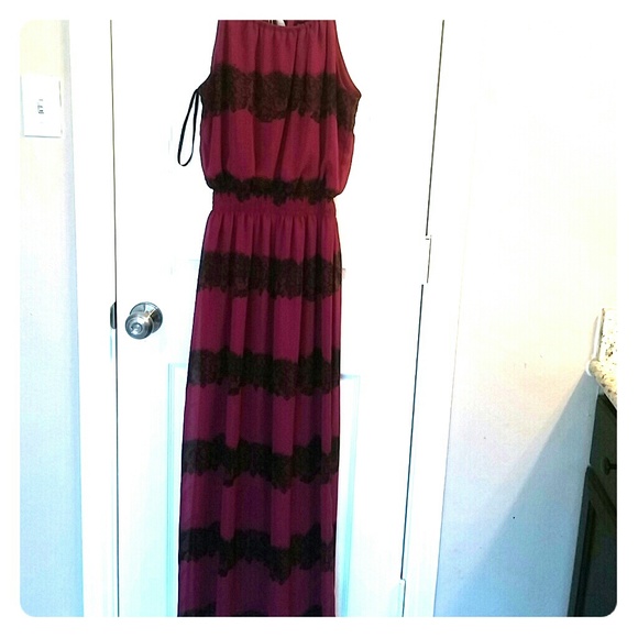 Beautiful maxi dress!