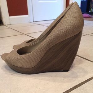 Jessica Simpson heels