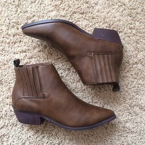 Pointy Toe Ankle Booties