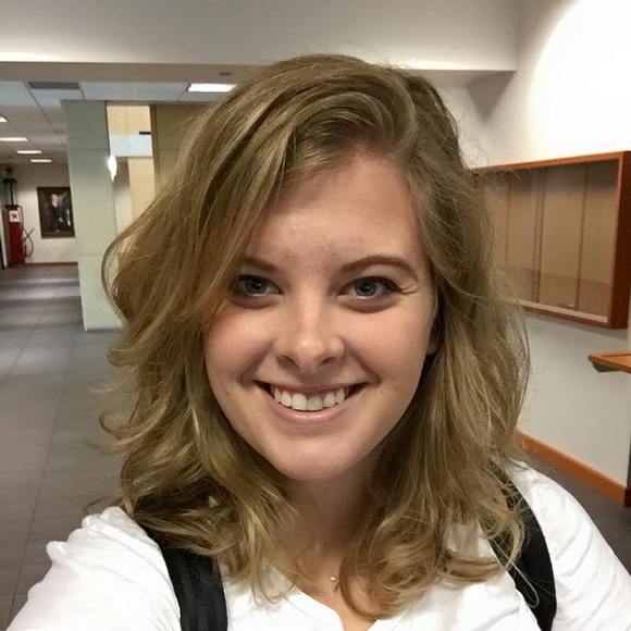 Meet your Posher, Cassie - Picture 1 of 1