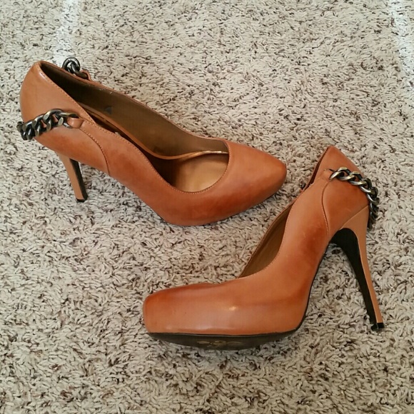 Fergie Shoes - Fergie "Getty" platform pump