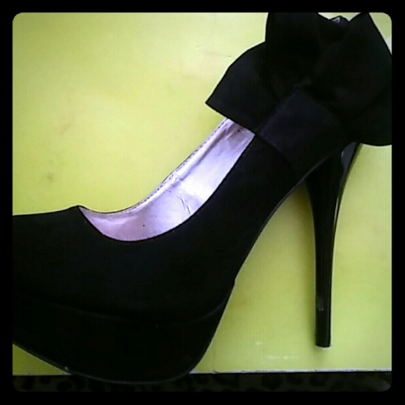 Heels ?? - Picture 1 of 2