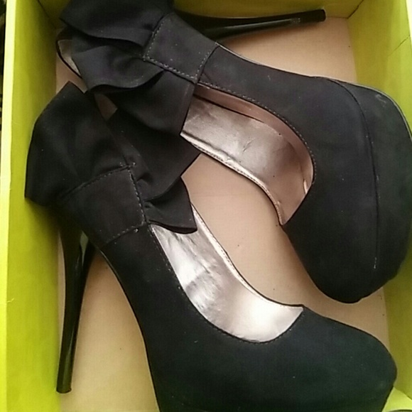 Heels ?? - Picture 2 of 2