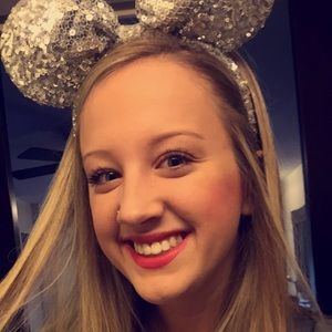 Meet your Posher, Julianna
