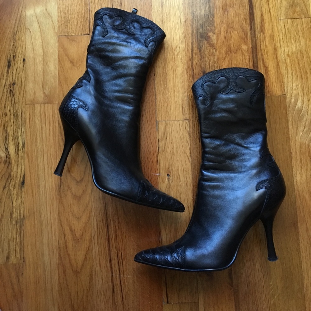 Black Pointed Toe Boots