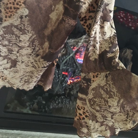 Top - Picture 2 of 3