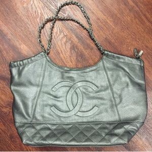 Silver tote