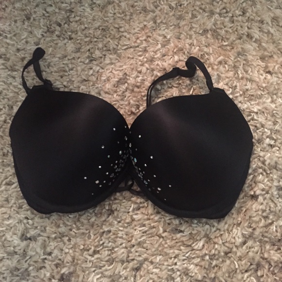 34d VS bombshell bra