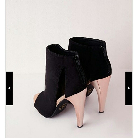 Booties \ Shoes - Picture 2 of 4