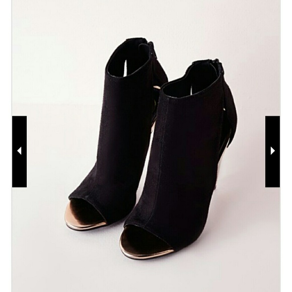 Booties \ Shoes - Picture 3 of 4