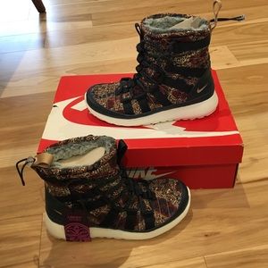 Nike roshe run hi boot