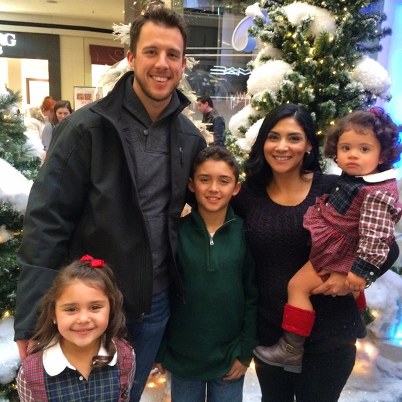 🤗MEET YOUR POSH SELLER & BUYER SANDY👠👗🎒🕶 - Picture 2 of 4