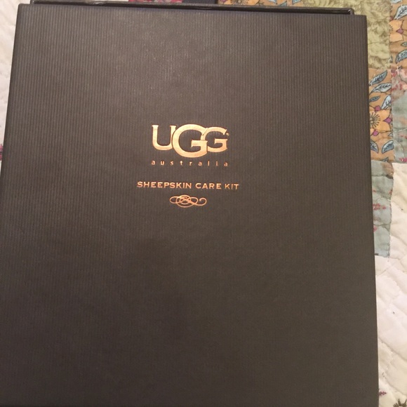 Ugg boot cleaning kit.