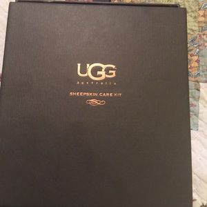 Ugg boot cleaning kit.