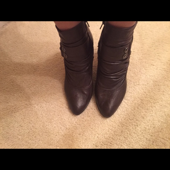 Brown ankle boots.