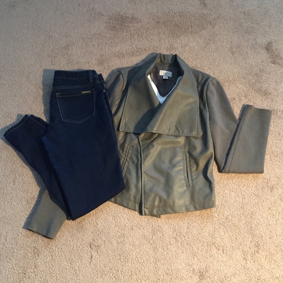 ☃SALE☃Gray faux leather jacket with knit sleeves