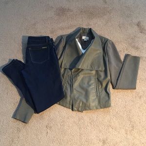 ☃SALE☃Gray faux leather jacket with knit sleeves