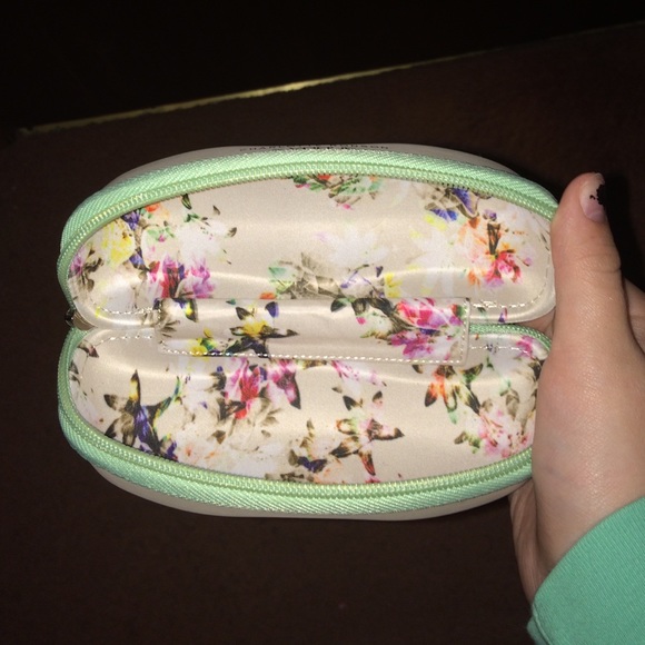 Charlotte ronson collection for vogue glasses case