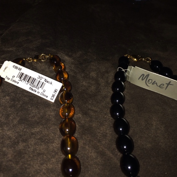 One beaded Monet necklace - Picture 3 of 4