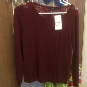 Maroon sweater