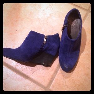 Vince Camuto blue suede wedge booties