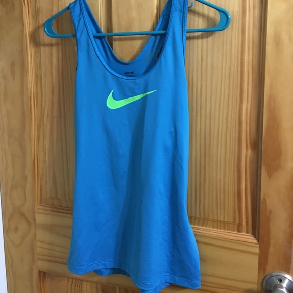 Nike pro tank top size small