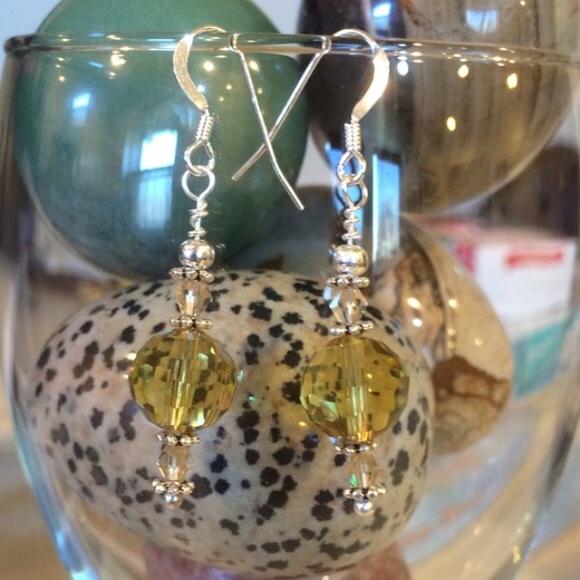 Citrine colored glass , Swarovski crystal earring - Picture 2 of 3