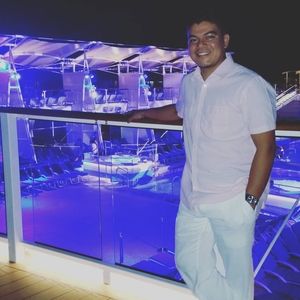 Meet your Posher, Carlos