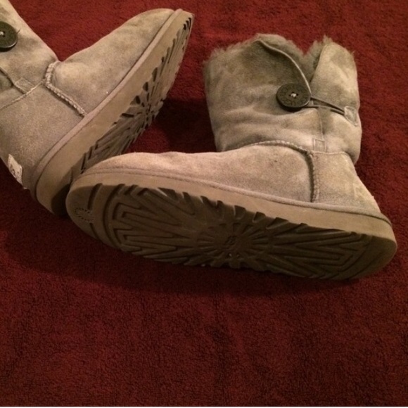 grey Bailey button uggs