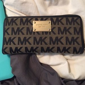 Micheal Kors Wallet