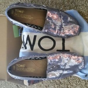 Tom's classic pewter sequin flats