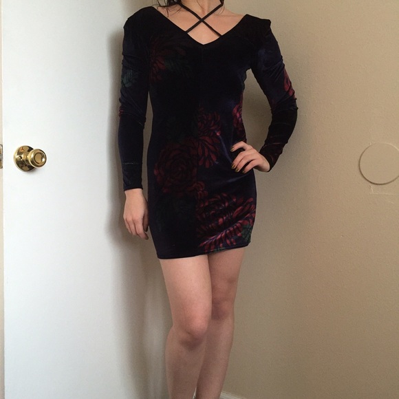 ⛔️BUNDLED⛔️Free People Velvet Dress - Picture 4 of 4