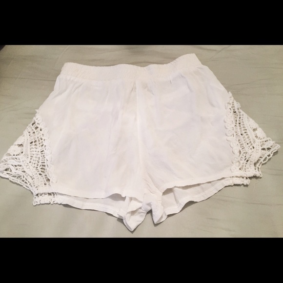 LF Rumor Boutique White Lace Crochet Shorts XS
