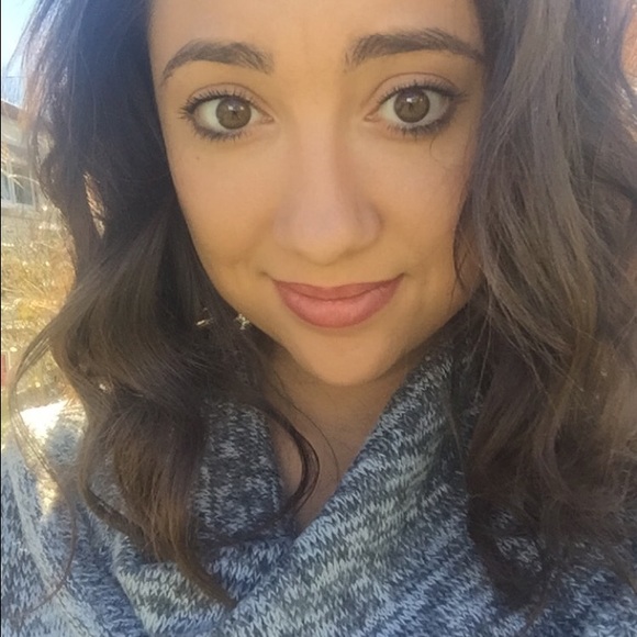 Meet your Posher, Jocelyn - Picture 1 of 1