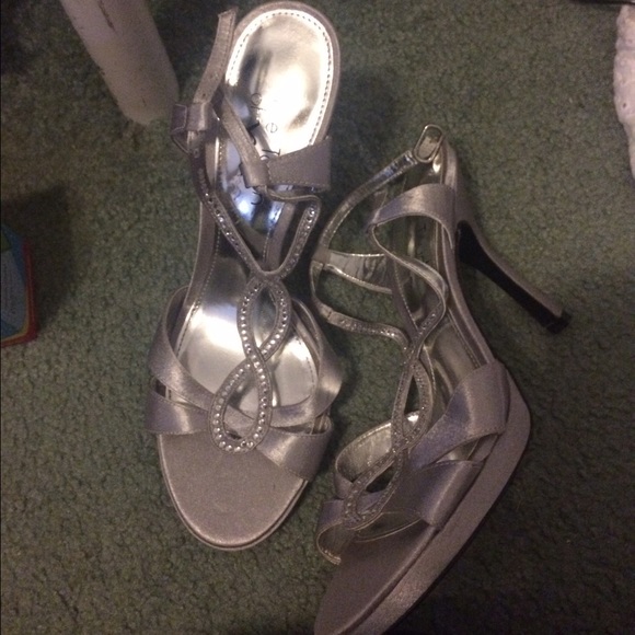 Gray heels